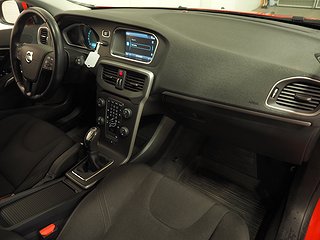 Halvkombi Volvo V40 8 av 17