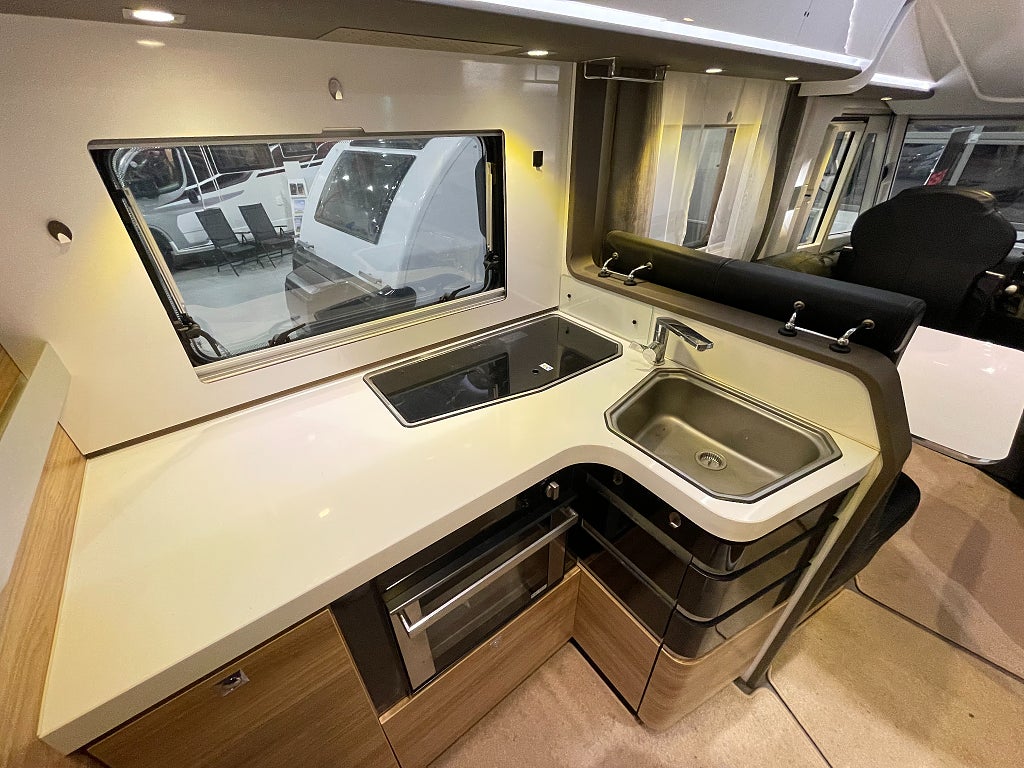 Adria Sonic Supreme 810 SC/Hyd-stöd/AC bodel/Solcell/Drag/Automat180hk - Adria