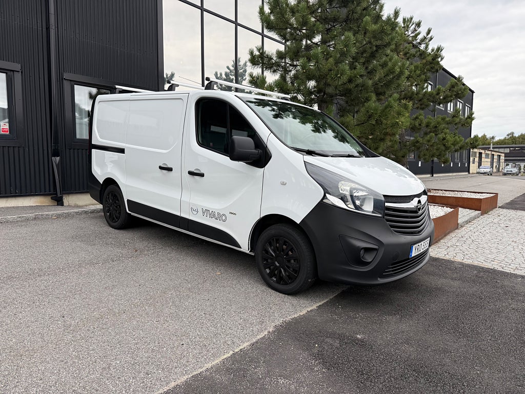 Opel Vivaro kamkedja Skåpbil 2.9t 1.6 CDTI Euro 6/ Backkamera och nys