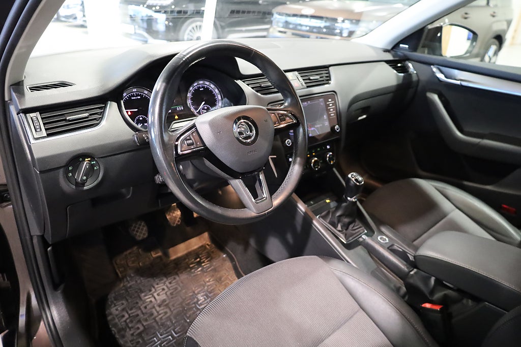 Skoda Octavia 1.0 TSI Navi Värmare Kamera Canton Carplay 2018