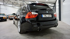 BMW 335 har modifierats så att den levereras 554 hästkrafter på hjulen och 711 Nm på hjulen. 