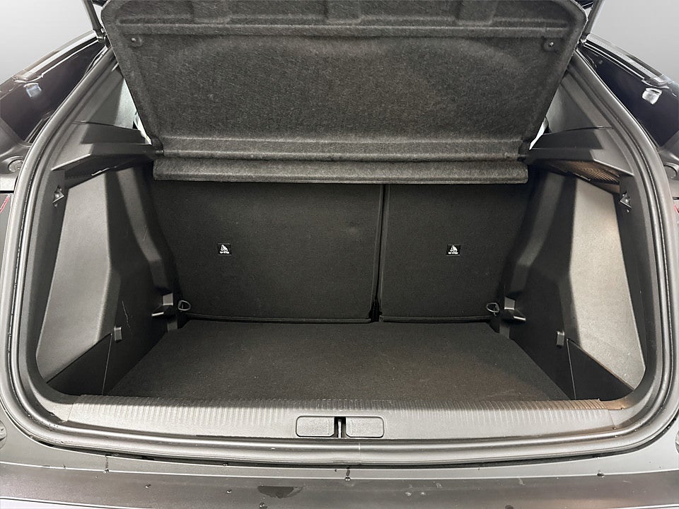 Bild på Peugeot 2008 Allure 1.2 PT 130hk Aut B-KAMERA CARPLAY