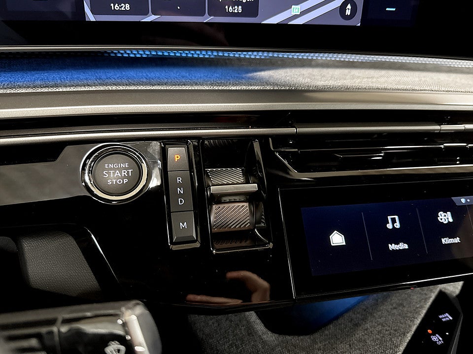 Bild på Peugeot 3008 GT Hybrid 145hk Aut B-KAMERA CARPLAY