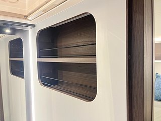 Husbil-halvintegrerad Adria MATRIX SUPREME 670 SL 25 av 32
