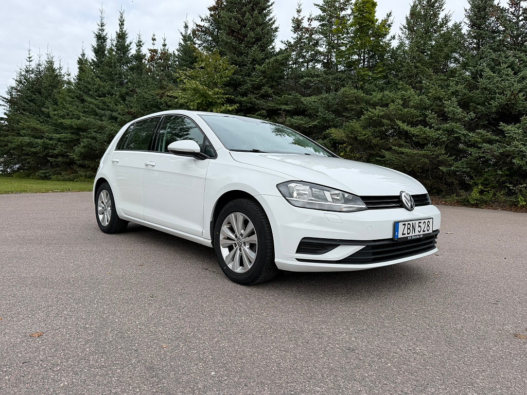 Volkswagen Golf 5-dörrar 1.0 TSI Base Euro 6
