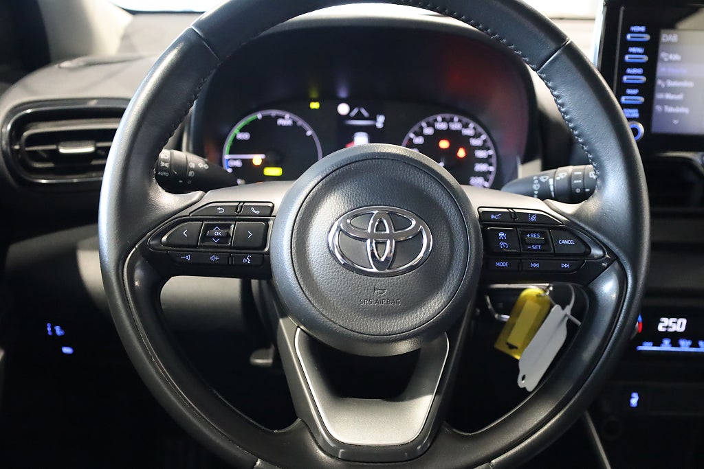 Toyota Yaris Hybrid Active Aut 5D Kamera PDC Blåtand 2023