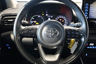 Halvkombi Toyota Yaris 12 av 18