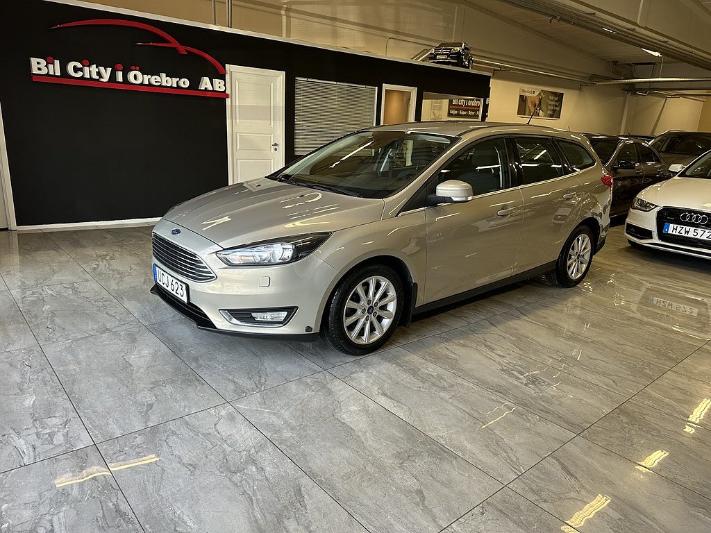 Ford Focus 1.0 EcoBoost Titanium / Låga Mil / Nyservad & Besiktad