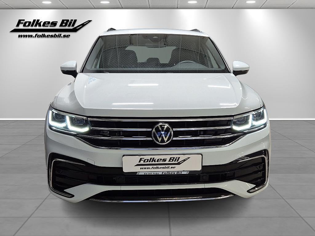 Volkswagen Tiguan R-Line TDI 200 hk DSG 4Motion Parkv Drag Vhjul