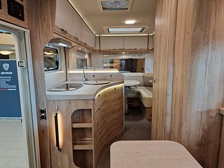 Husbil-integrerad Eura Mobil IL 650 HS 12 av 25