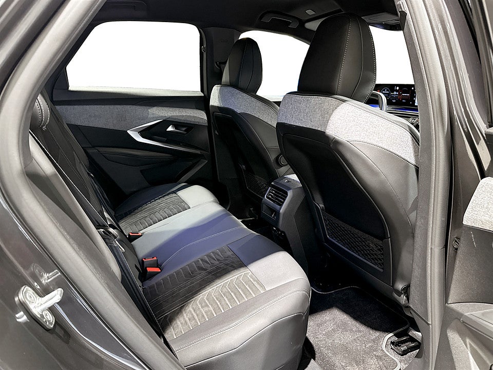 Bild på Peugeot e-3008 GT 73kWh - DEMO