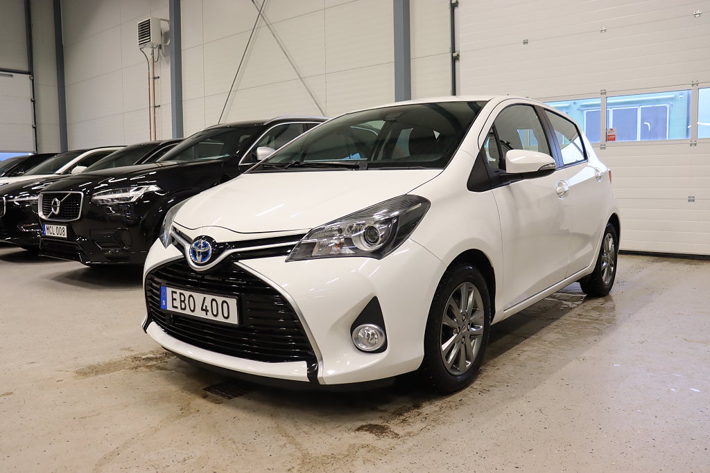 Toyota Yaris Hybrid e-CVT Active 1-Ägare M-Värm B-Kamera 101hk
