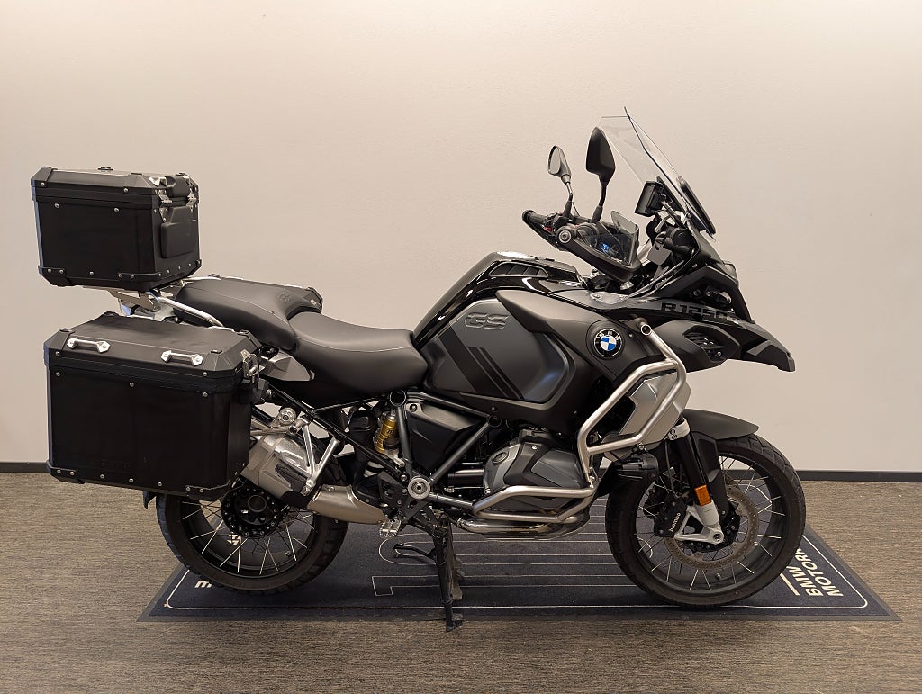 BMW R1250GS Adventure Triple Black Låga mil Nyservad 
