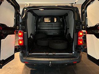 Toyota ProAce Skåpbil 1.5 D-4D 120hk MOMS/S&V-hjul/P-sens
