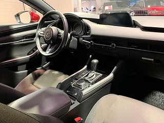 Halvkombi Mazda 3 11 av 26