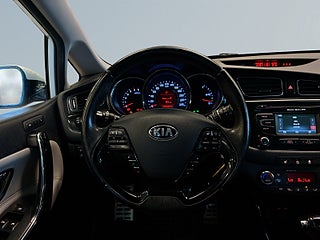 Kia Ceed cee’d_sw 1.6 EX Comfort Dragkrok/Värmare/Psens/Sov-däck – bild 9