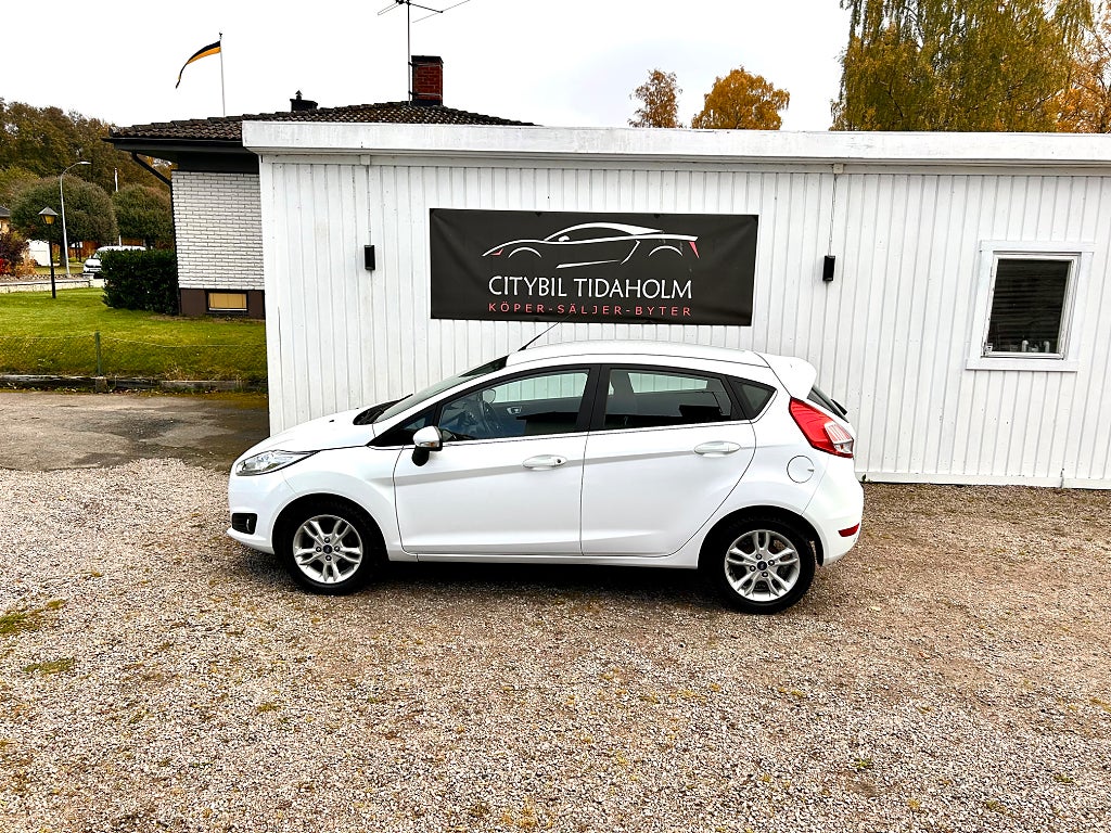 Ford Fiesta 5-dörrar 1.0 EcoBoost /Automat/Titanium/8800Mil