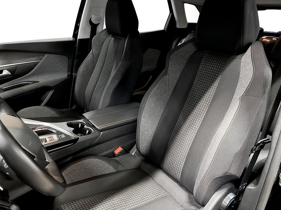 Bild på Peugeot 3008 Active 1.2 PT 130hk Aut CARPLAY P-SENSORER