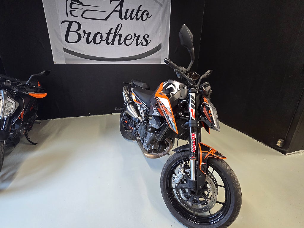 KTM Duke 790