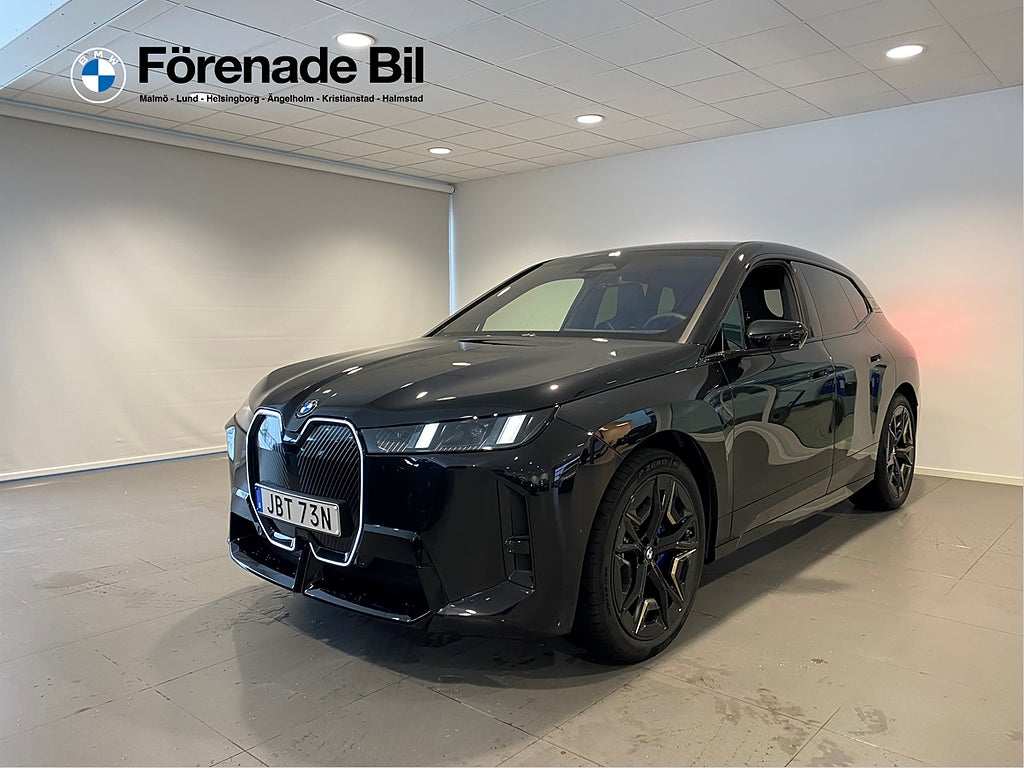 BMW iX xDrive60 M-Sport Panorama Adaptiv Farthållare Keyless