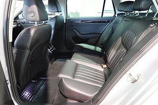 Kombi Skoda Superb 11 av 25