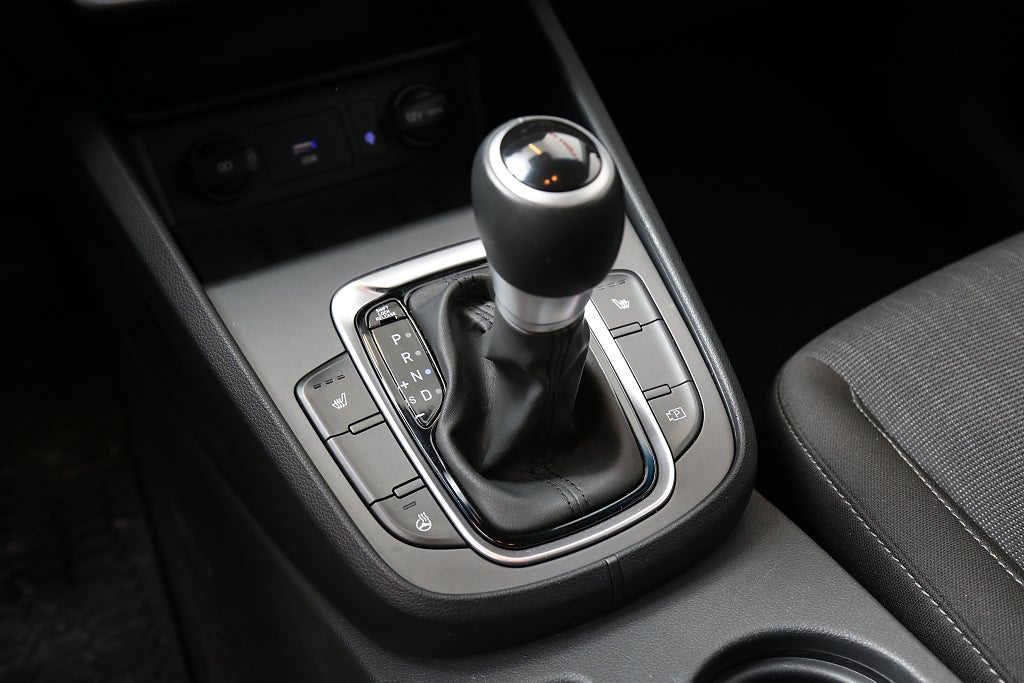 Hyundai Kona Hybrid 1,6 GDI 141hk Essential Aut Navi Extraljus Drag 2021