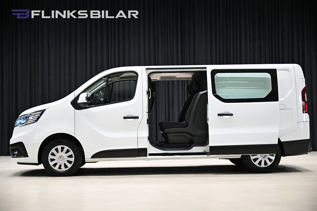 Renault trafic 170HK L2 Automat|Dubbelhytt|Inredd|EnÄgare|Moms|SeUtr!