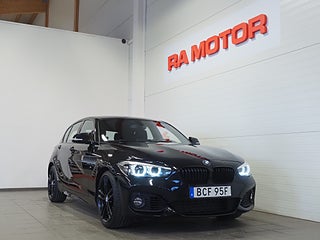 Halvkombi BMW 118I 1 av 22