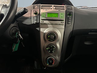 Toyota Yaris 5-dörrar 1.3 VVT-i MultiMode Motorvärmare Kamkedja SoV – bild 15