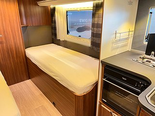 Husbil-halvintegrerad Adria CORAL PLUS 670 SLT 15 av 22
