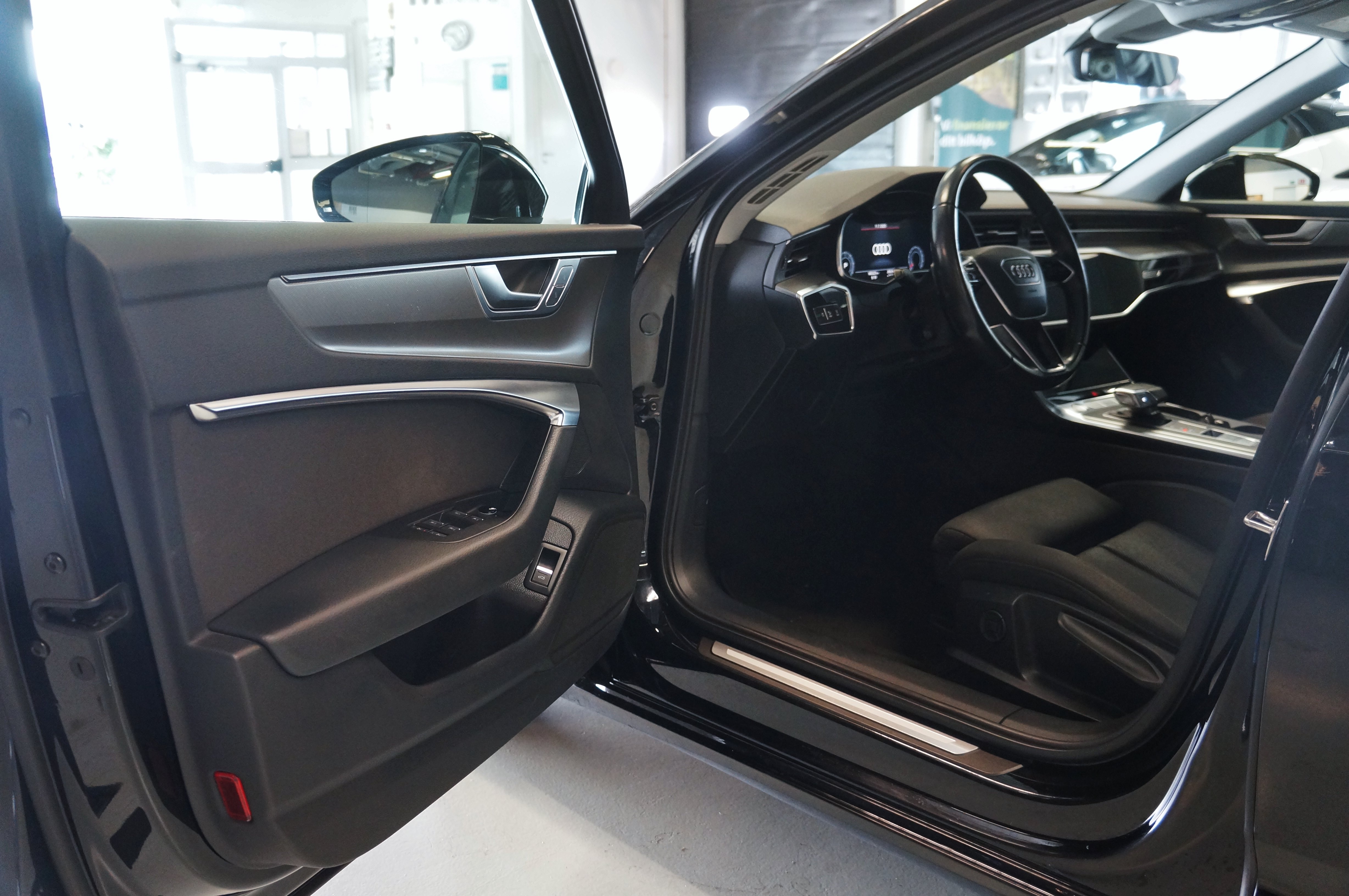 Audi A6 2019, photo 5/46