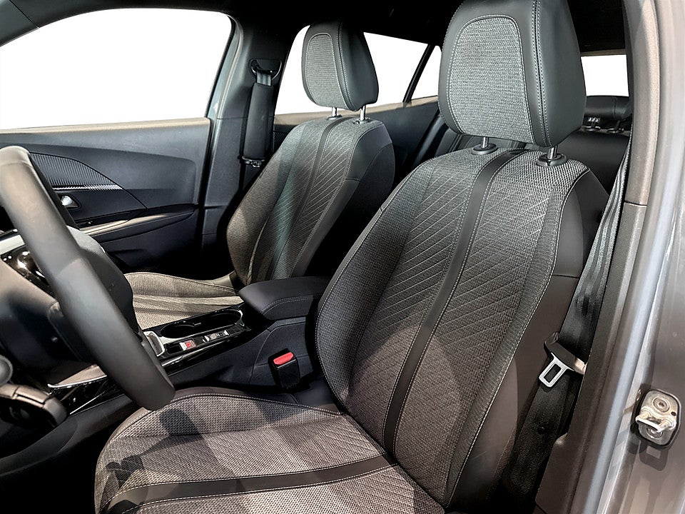 Bild på Peugeot 2008 Limited Edition 1.2 PT 130hk DRAGKROK