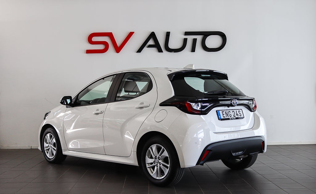 Toyota Yaris Hybrid CVT Active B-kamera Säkerhetspaket Moms