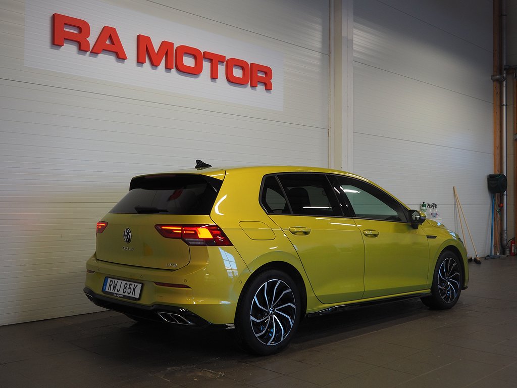 Volkswagen Golf 1.5 eTSI DSG 150hk R-Line |Pano|Navi|Moms| 2021