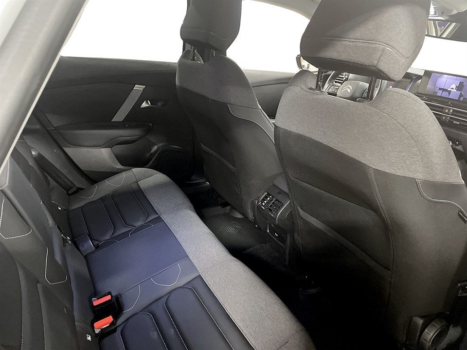 Bild på Citroën C4 X Shine 1.2 PT 130hk Aut - B-KAMERA, RATTVÄRME