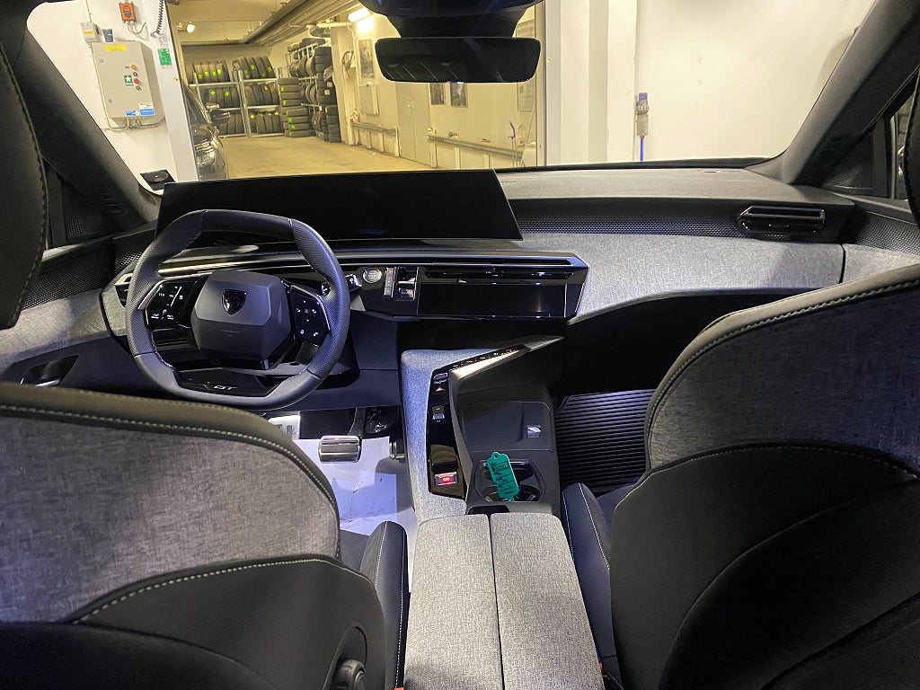 Bild på Peugeot 5008 GT HYBRID 136hk Aut - 7-SITS, DRAG