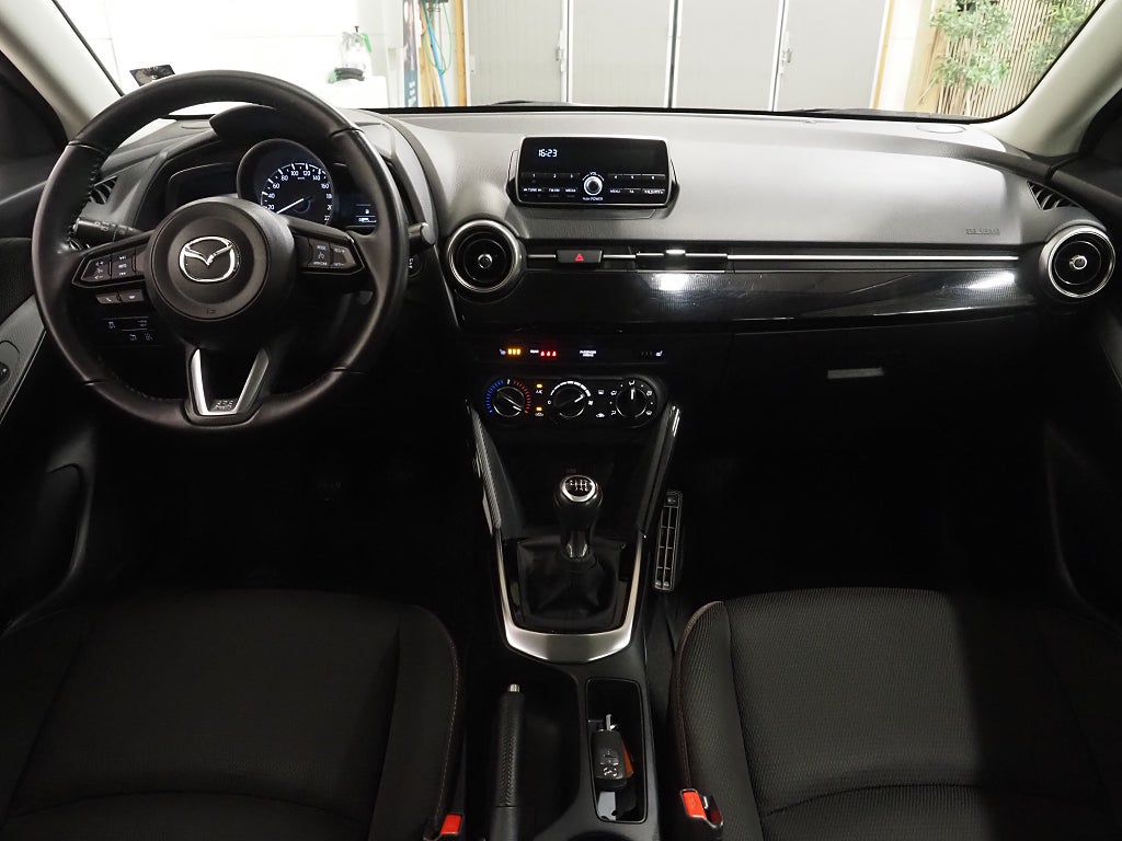 Mazda 2 1.5 SKYACTIV-G 90hk Core Motorvärmare Farthållare 2020