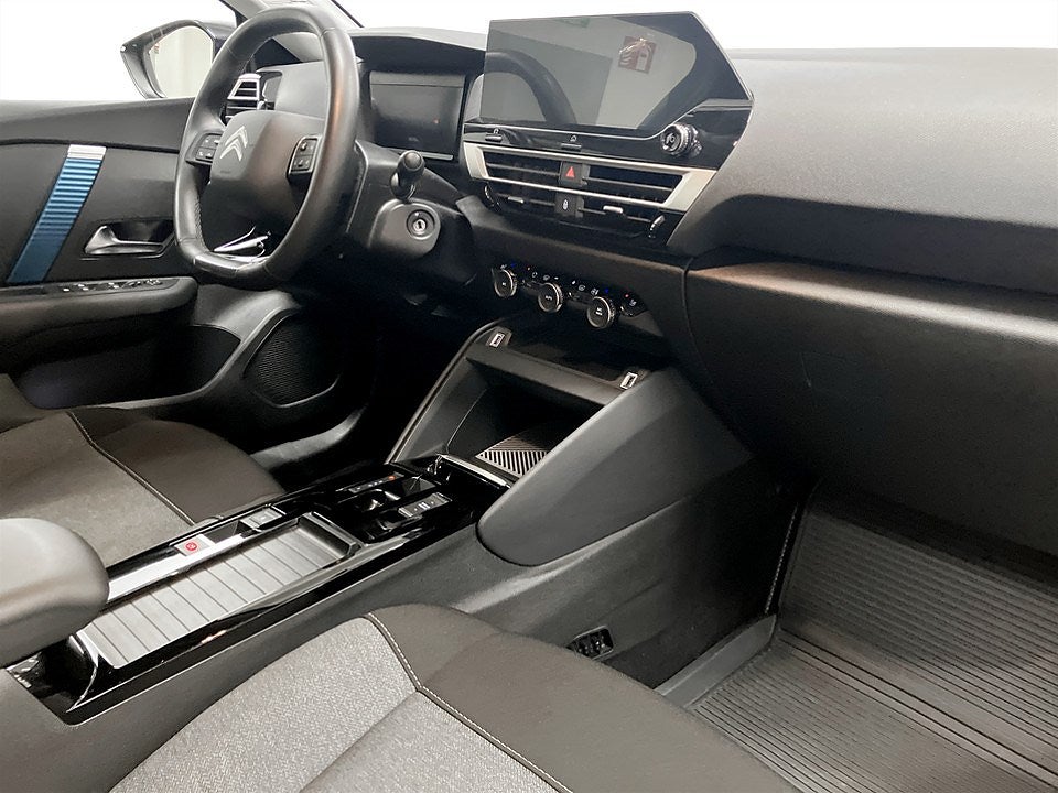 Bild på Citroën e-C4 Feel 50kWh 136hk Aut - CARPLAY, NAVI