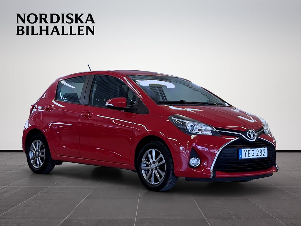 Toyota Yaris 5-dörrar 1.33 Dual VVT-i Active Nyservad Backkamera