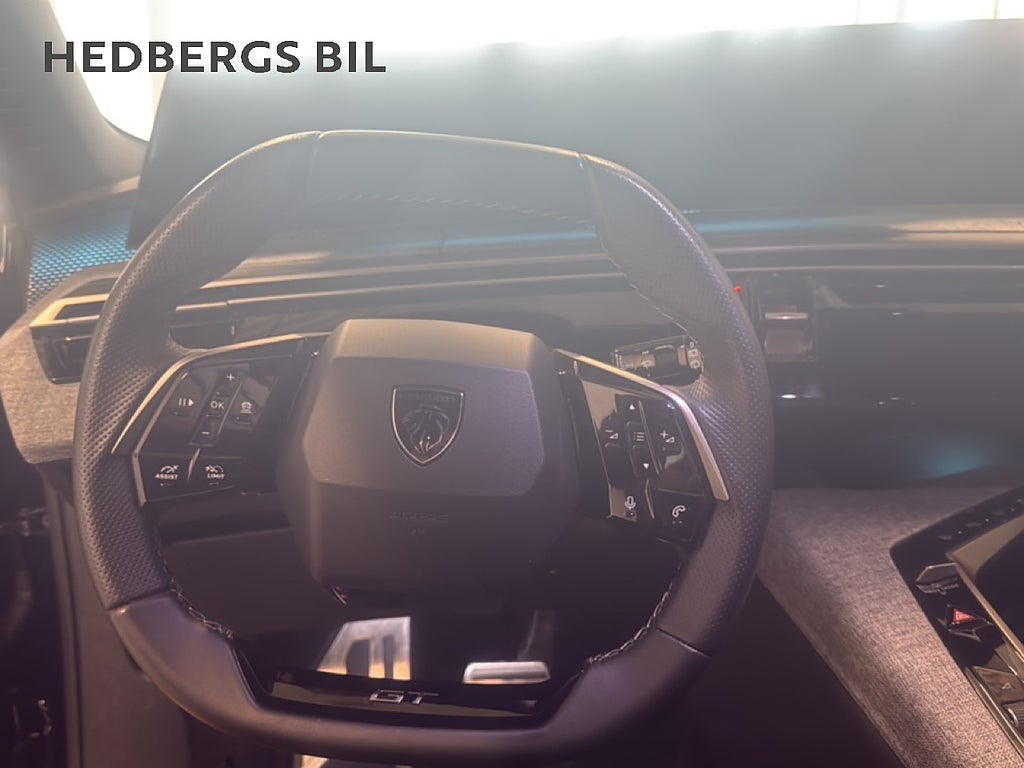 Peugeot 5008 Hybrid  1.2  145 HK  thumbnail