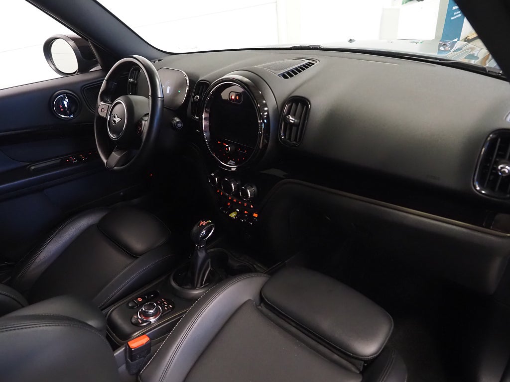 MINI Countryman Cooper SE ALL4 220hk Steptronic |Backkamera|Navi|