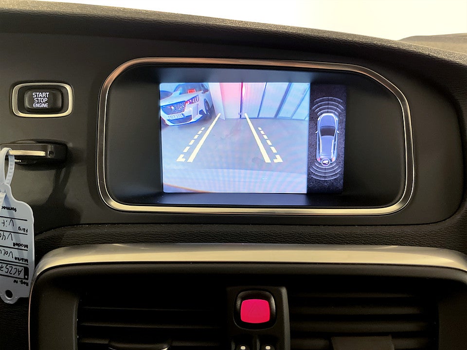 Bild på Volvo V40 Cross Country Momentum D2 B-KAMERA VOC & NAVI 115hk