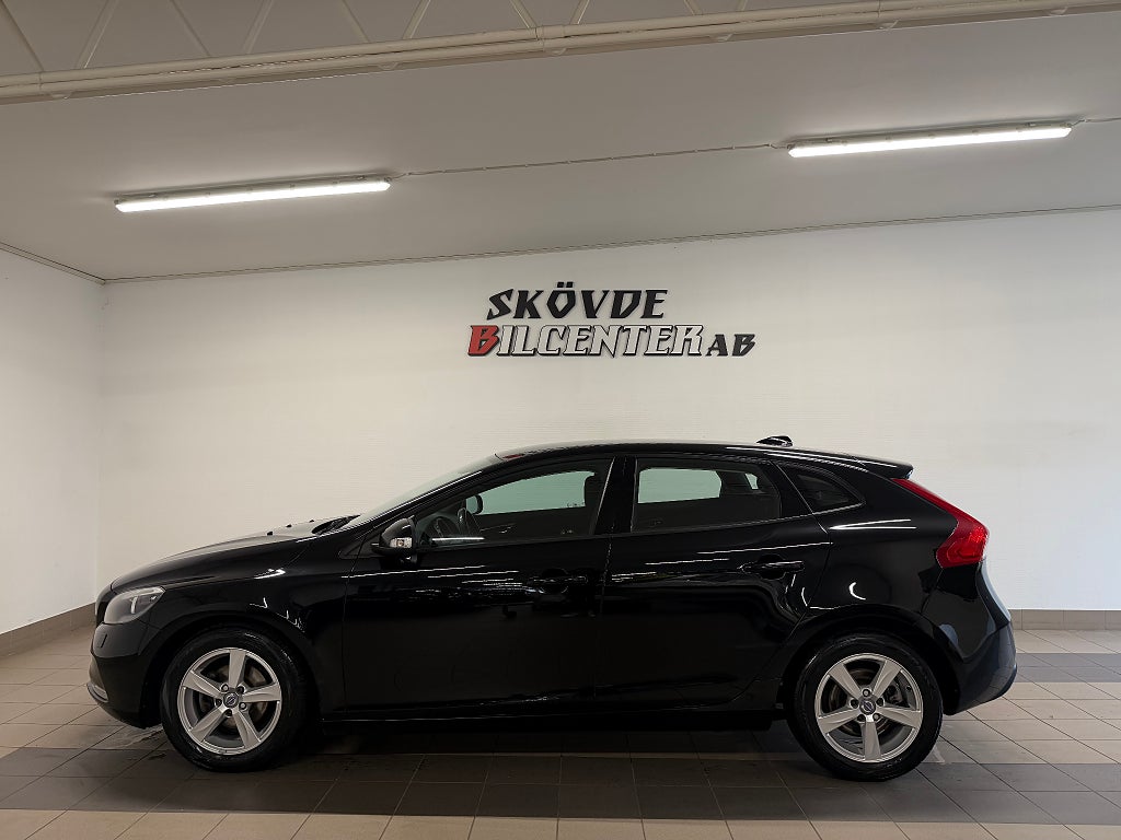 Volvo V40 D2 Kinetic Fullservad/Värmare/Nybesiktad/Kamrem bytt 