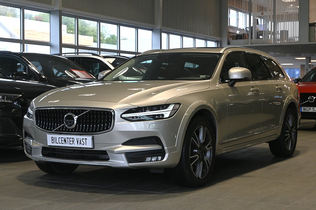Volvo V90 Cross Country T6 AWD 320hk Pro *HJULKAMPANJ* HUD Luftfjädring Drag 