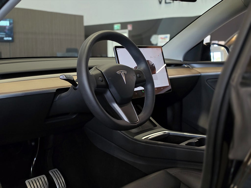Tesla Model Y Performance 534hk AWD / Autopilot / Momsbil