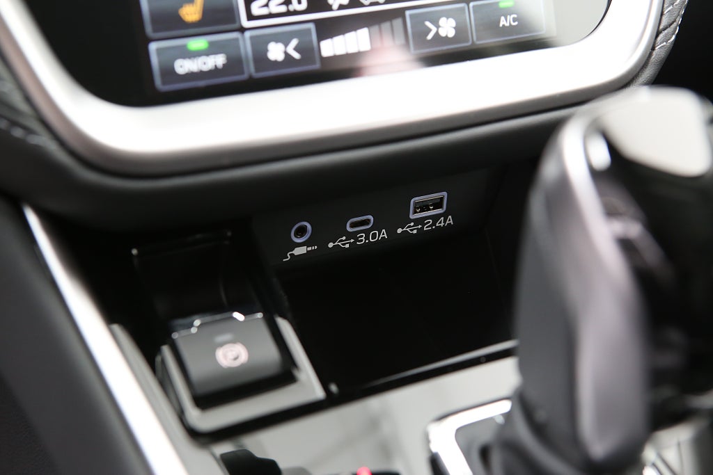 Subaru Outback Limited | 3 fria Service.