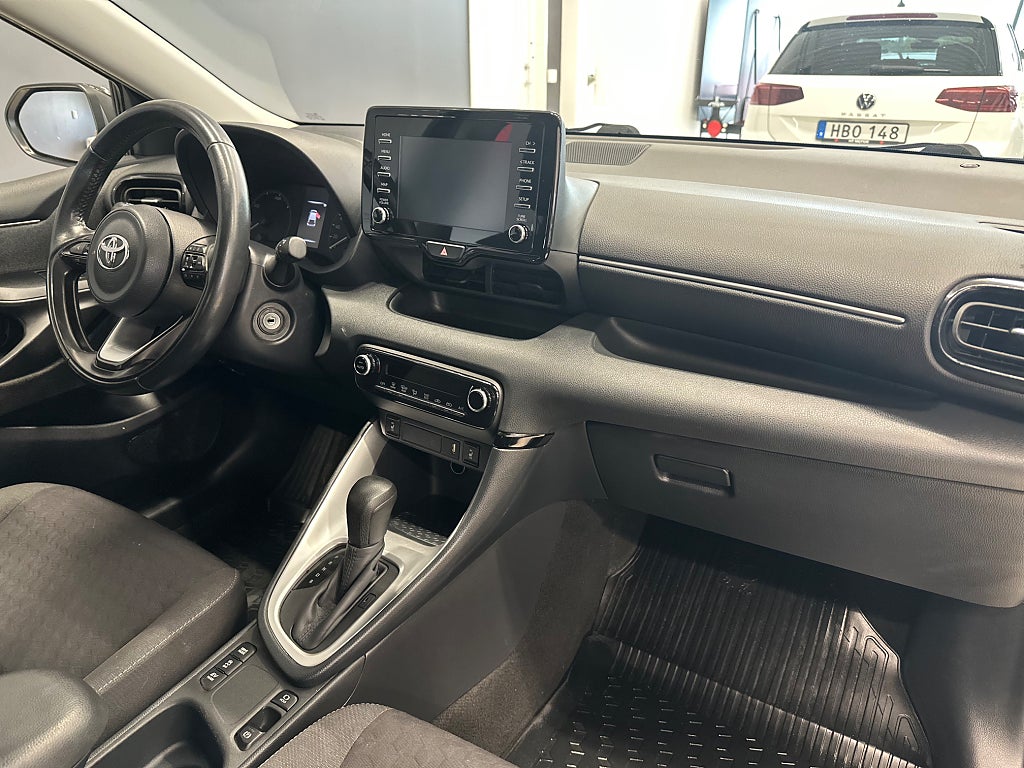 Toyota Yaris Hybrid CVT Active 4,99% /B-Kamera/RattVärme