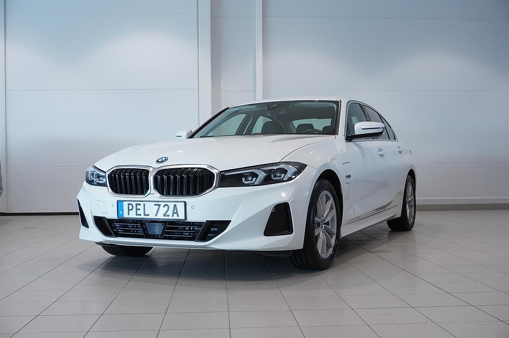 BMW 330e Sedan Cockpit Fartpilot Keyless hk | Ränta 1,99%