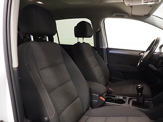 Minibuss Volkswagen Touran 16 av 20