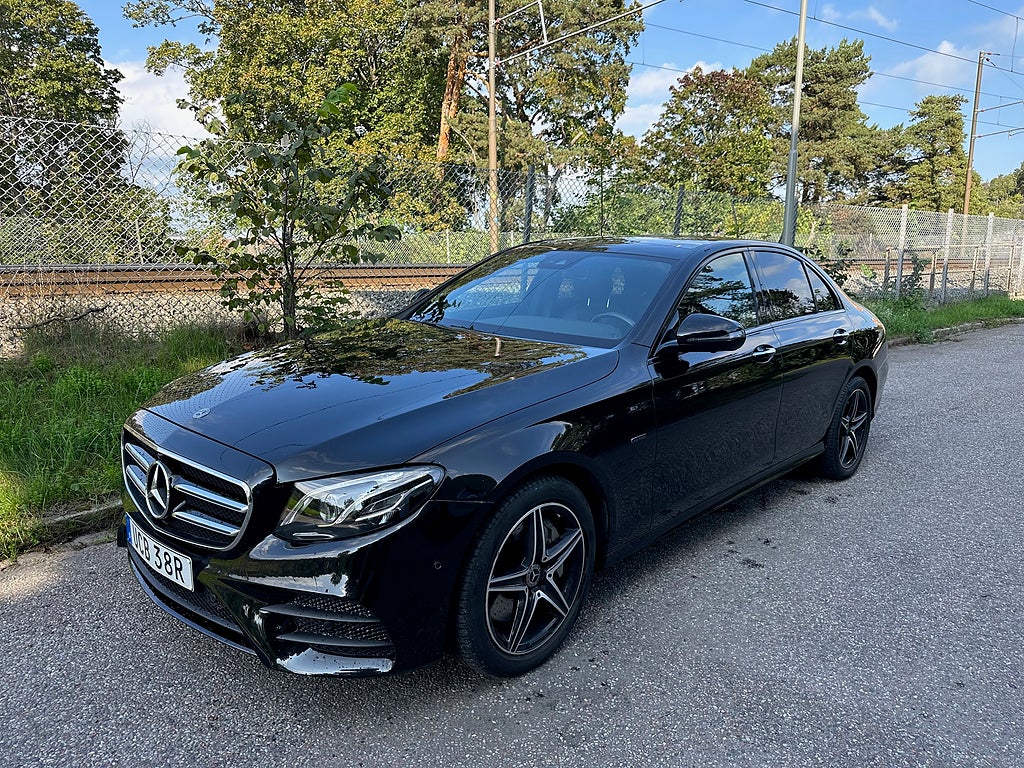 Mercedes-Benz E 300 de AMG Line NYSERVAD NYBESIKTIGAD UA